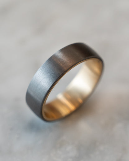 Mens Ice Finish Tantalum Wedding Band in 14k