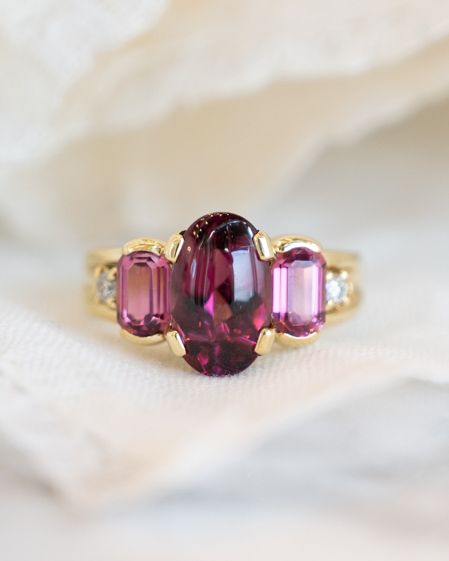 3.68 Cabochon Garnet Cocktail Ring in 18k Yellow Gold