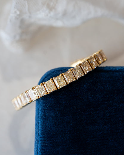 32.63 Radiant Diamond Tennis Bracelet 18k Yellow Gold