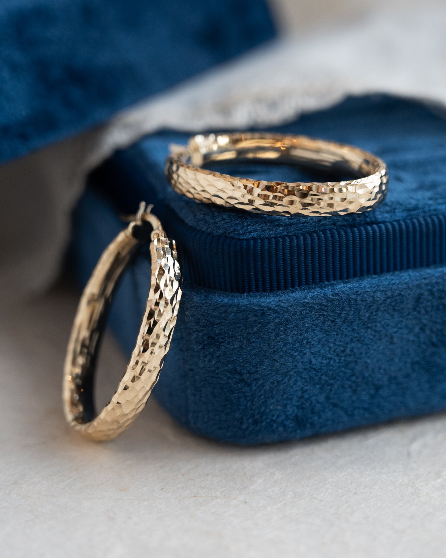 Oval Hammered Hoop Earrings 14k Yellow Gold