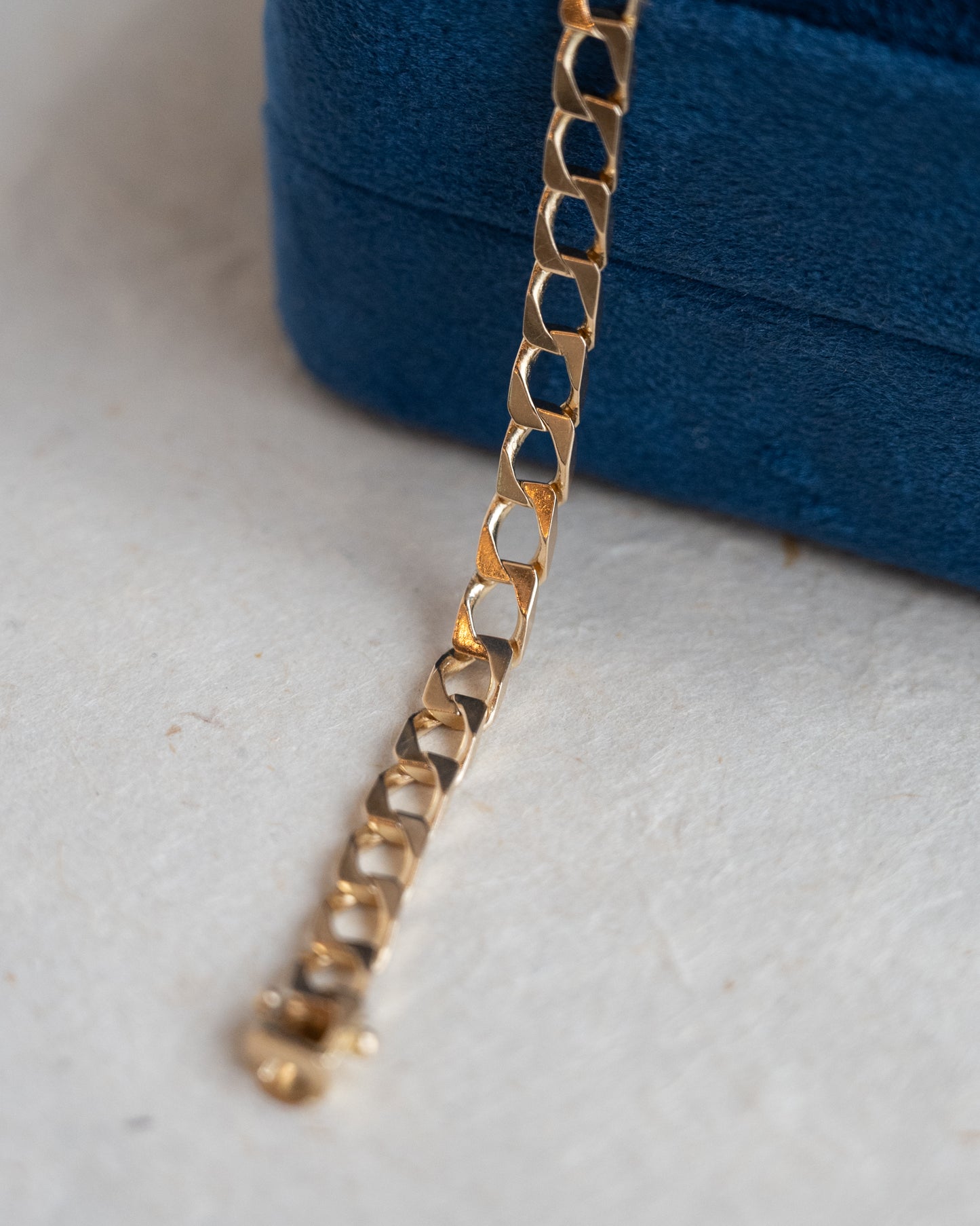 7.5" Flat Curb Link Chain Bracelet 14k Yellow Gold