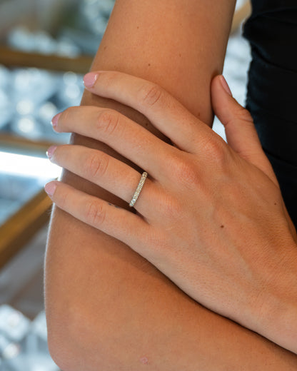 .23 Vintage Mid-Century Diamond Wedding Band Platinum