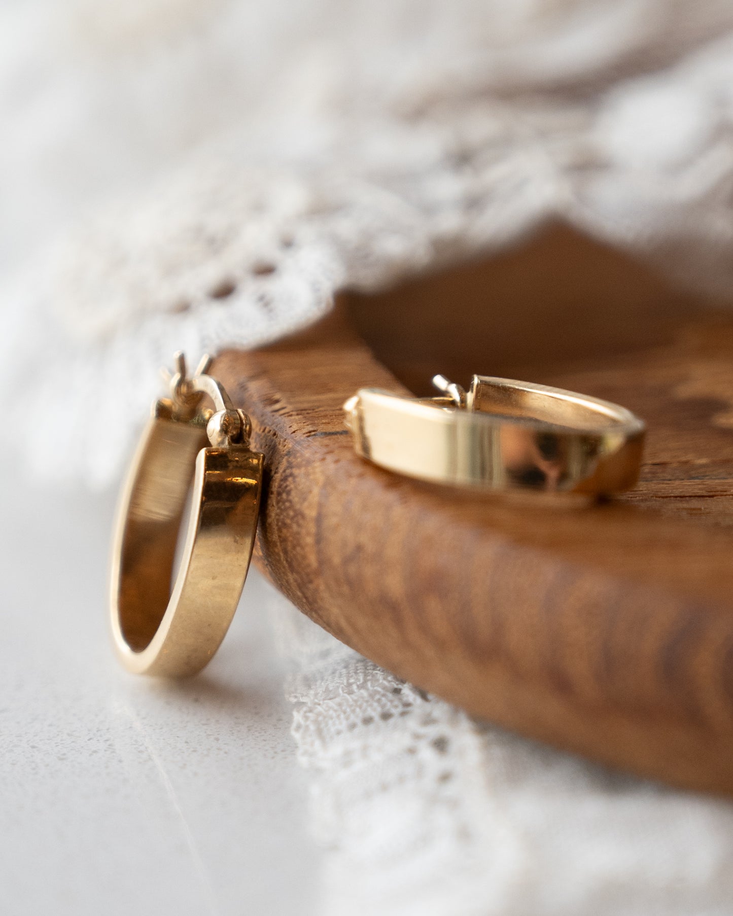 Oval Huggie Hoop Earrings 14k Yellow Gold