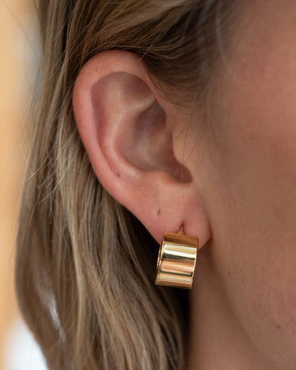 Chunky Huggie Hoop Earrings 18k Yellow Gold