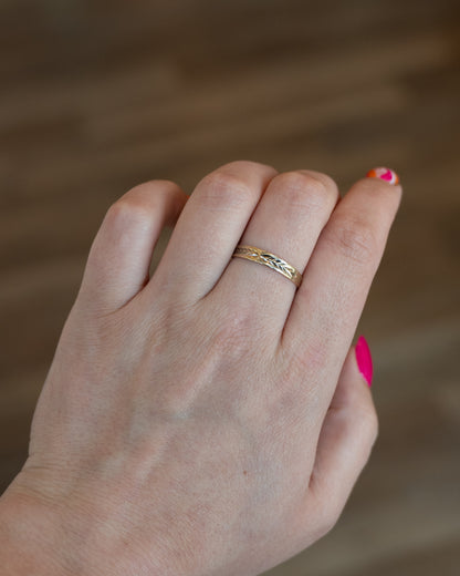 Vintage Mid-Century Engraved Men's Wedding Band 10k