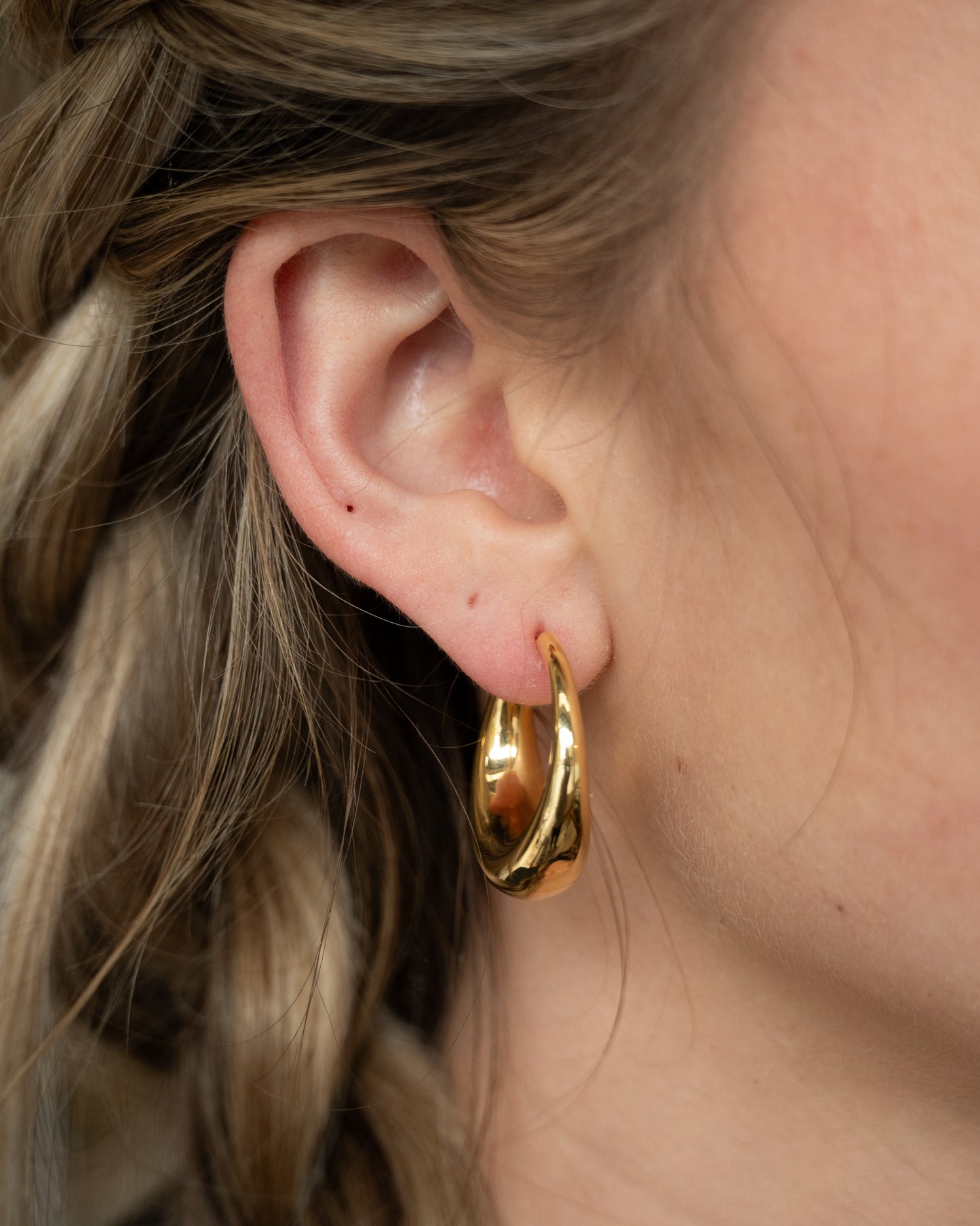 Tapered Hoop Earrings 14k Yellow Gold