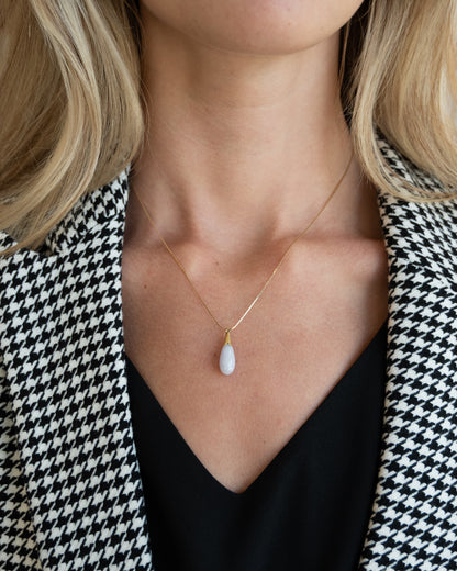 Lavender Jadeite Drop Pendant Necklace 14k Yellow Gold