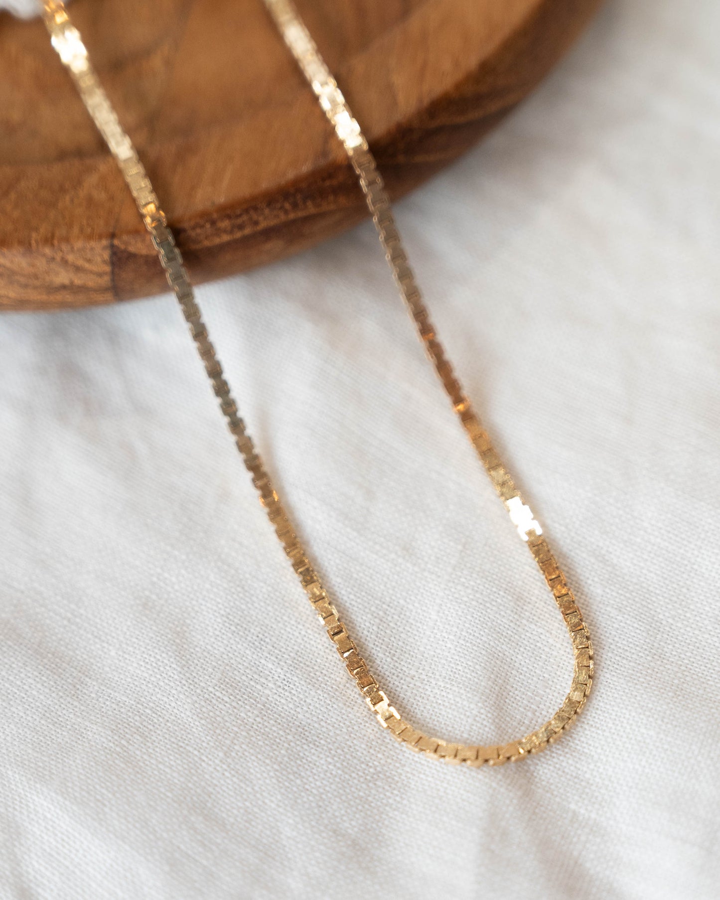 18" Flat Box Link Chain Necklace 14k Yellow Gold