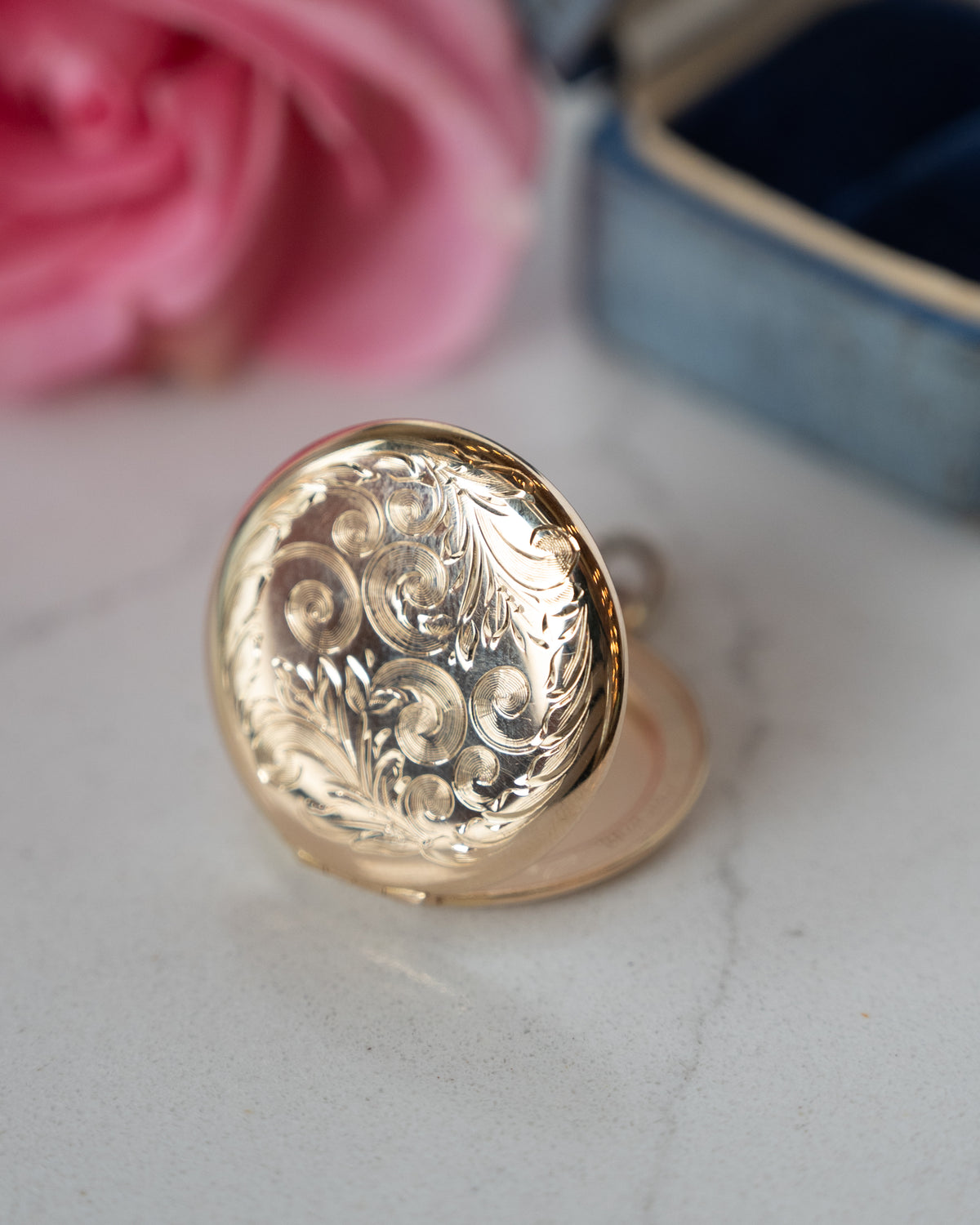Vintage Mid-Century Filigree Round Locket 14k Yellow Gold