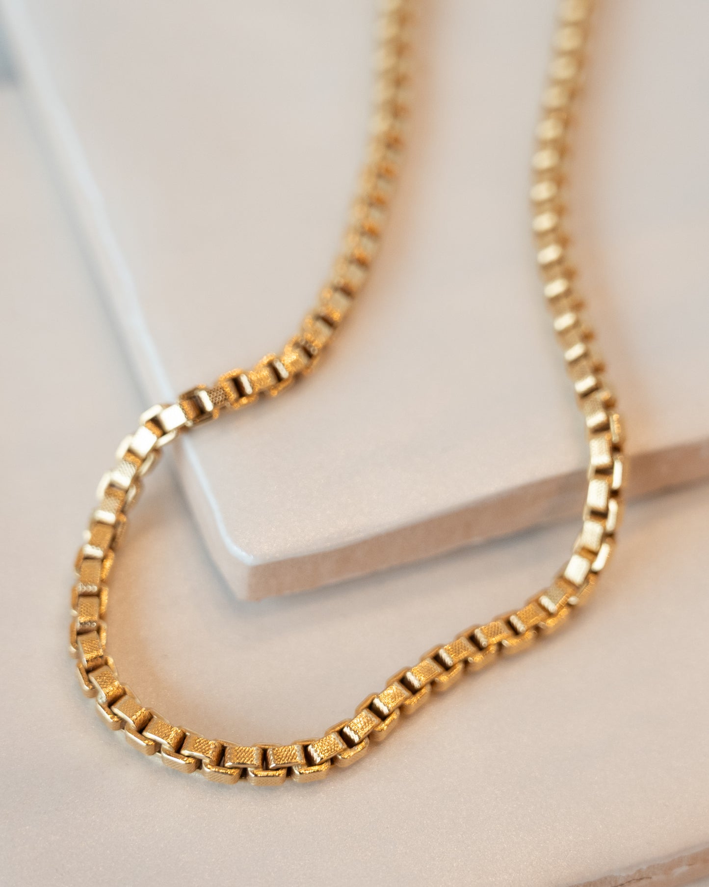 19" Box Link Chain Necklace 18k Yellow Gold