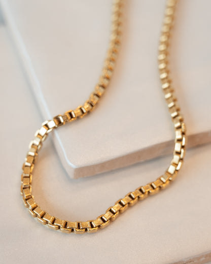 19" Box Link Chain Necklace 18k Yellow Gold