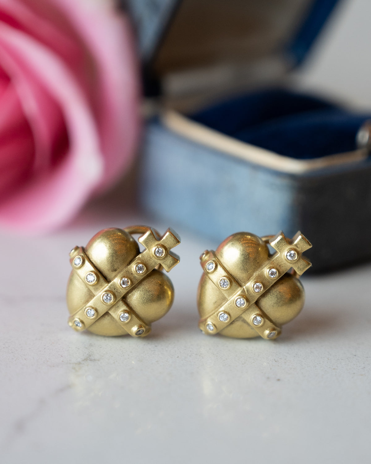 Kieselstein-Cord Heart Cross Diamond Stud Earrings 18k