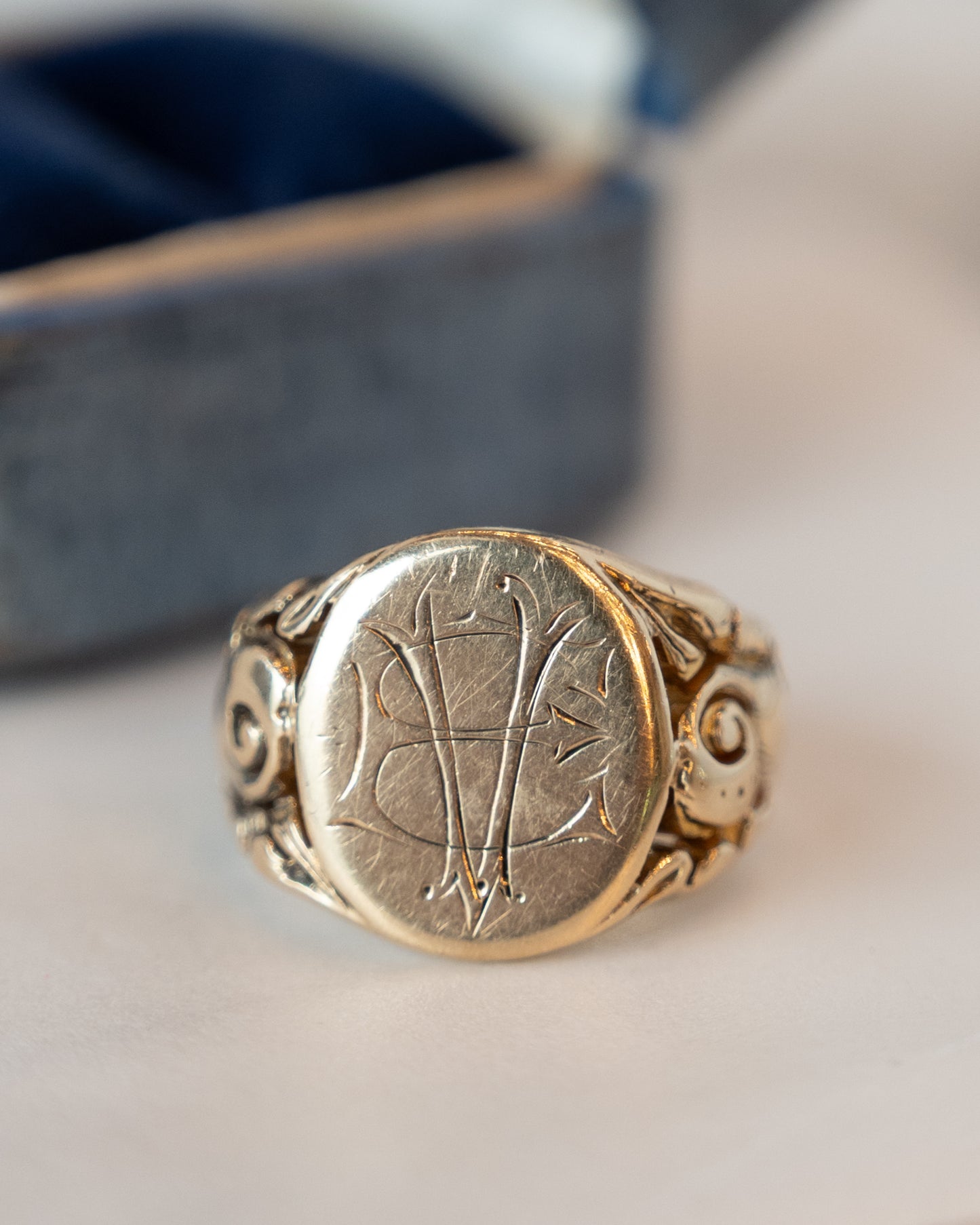 Men's Antique Victorian Oval Signet Ring 10k Yellow Gold