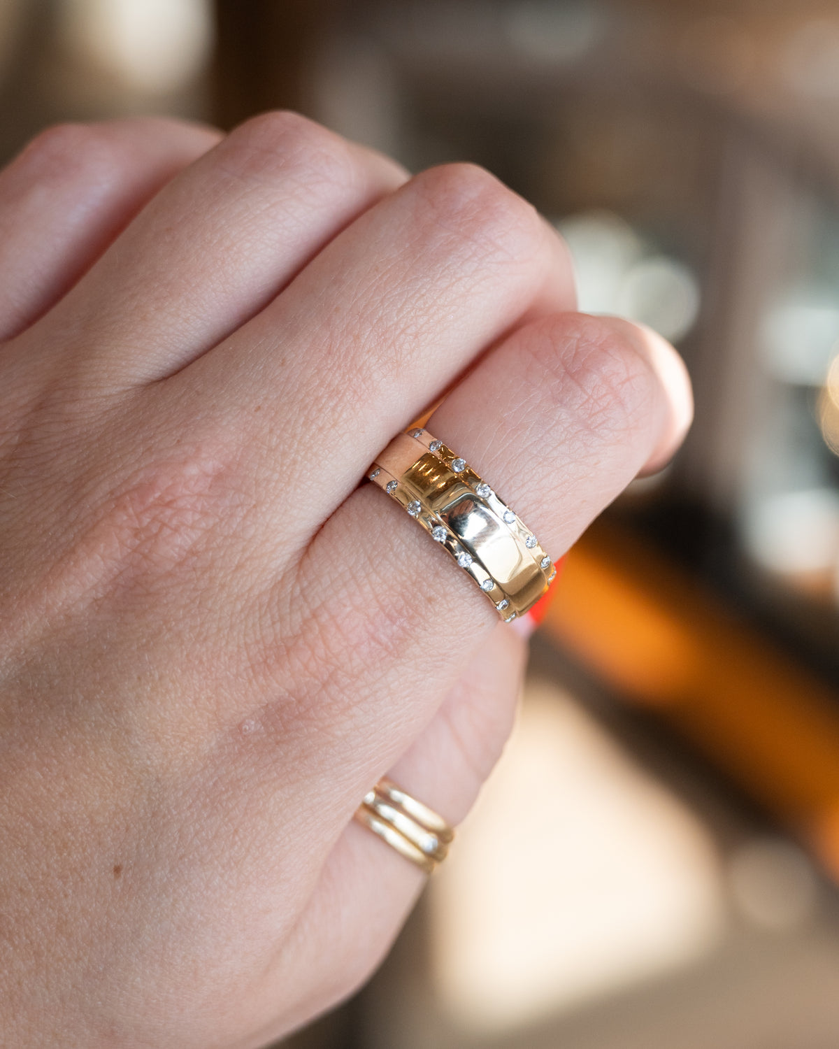Men's Round Diamond Wedding Band 10k Yellow Gold