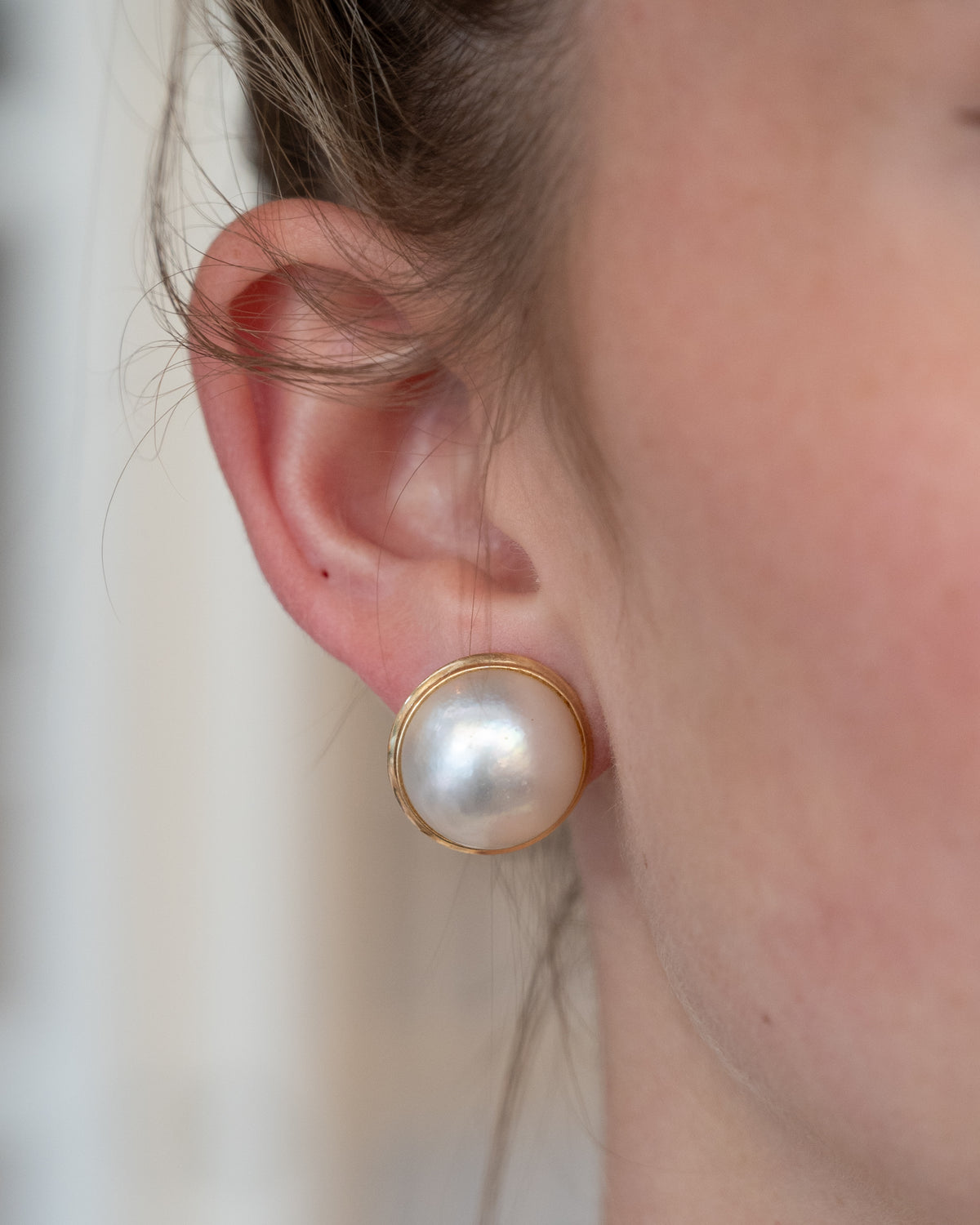18mm Mabe Pearl Stud Earrings 14k Yellow Gold