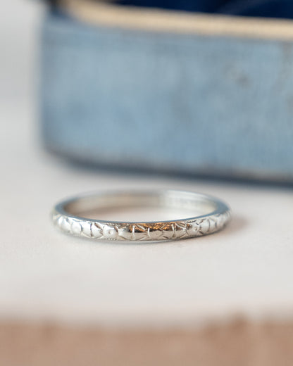 Antique Deco 2mm Orange Blossom Wedding Band 18k