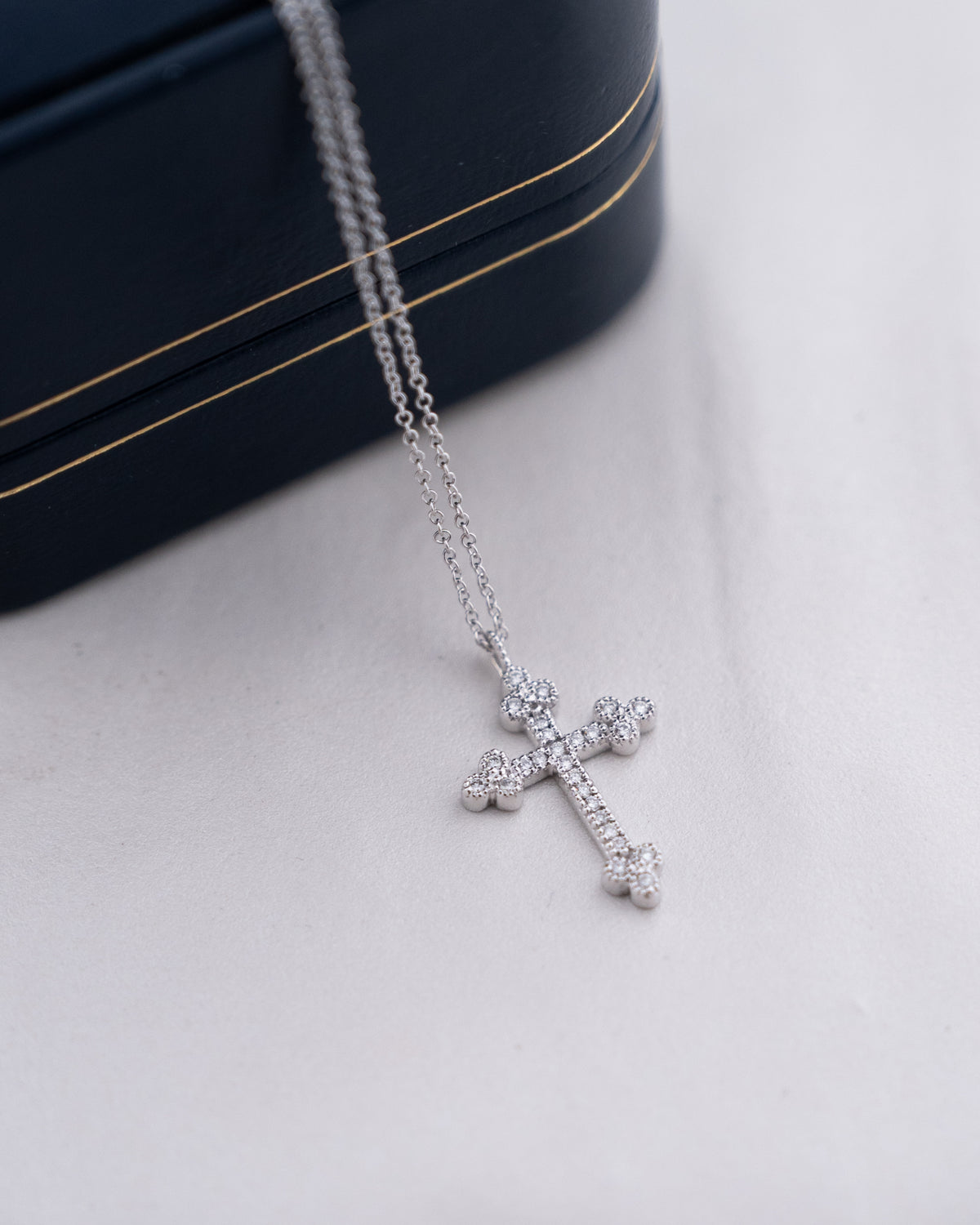.10 Diamond Cross Pendant Necklace 14k White Gold