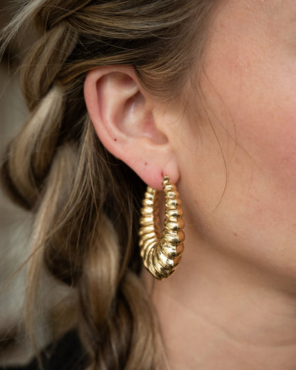 Scalloped Hoop Earrings 14k Yellow Gold