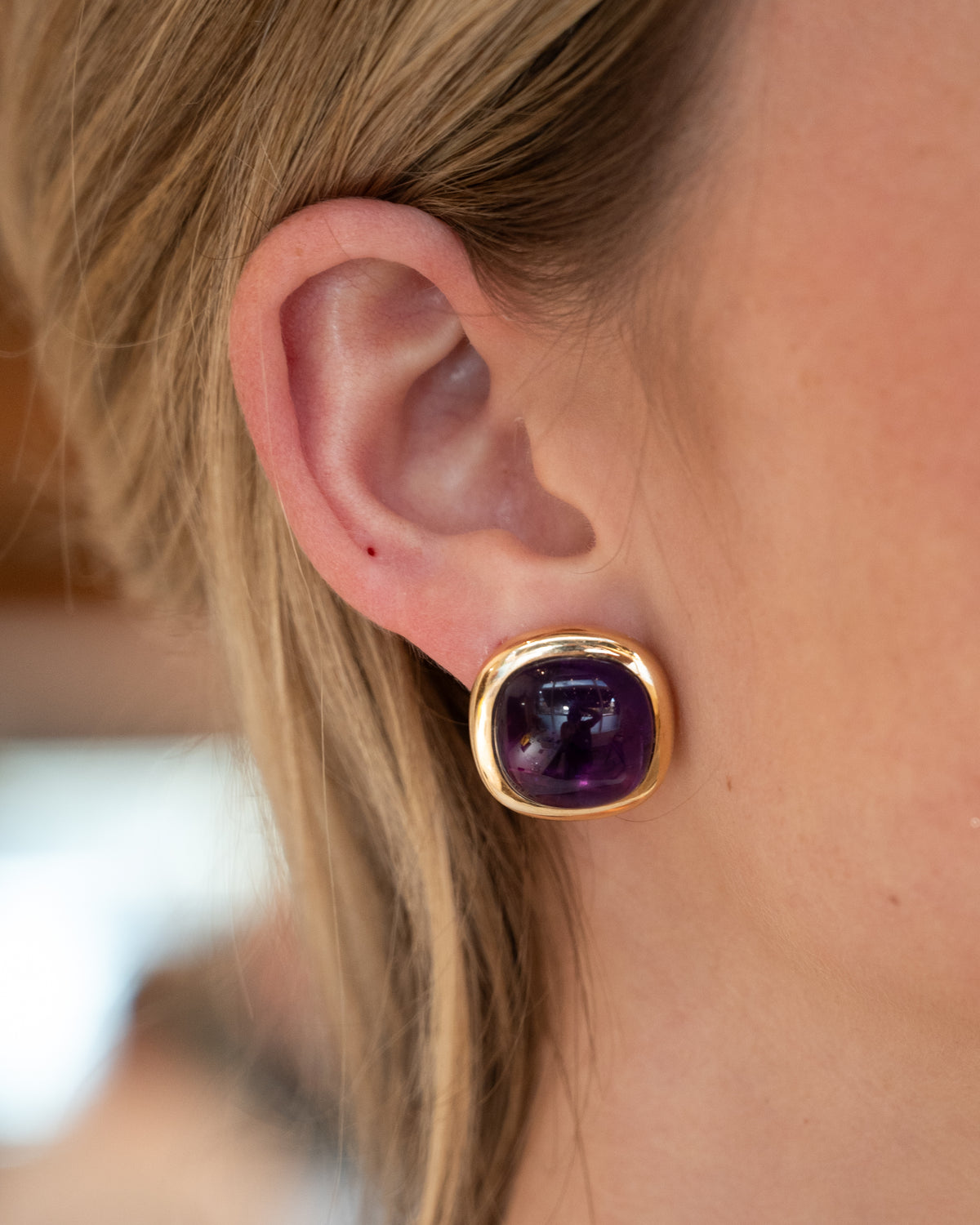 30.00 Amethyst Cabochon Stud Earrings 14K Yellow Gold