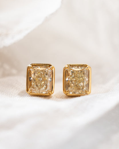 4.93 Radiant Diamond Stud Earrings 18k Yellow Gold