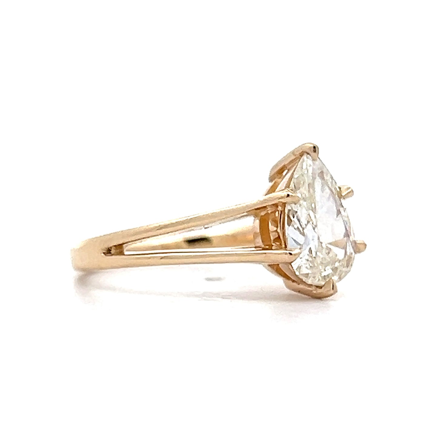 1.15 Pear Cut Diamond Engagement Ring in 14k Yellow Gold