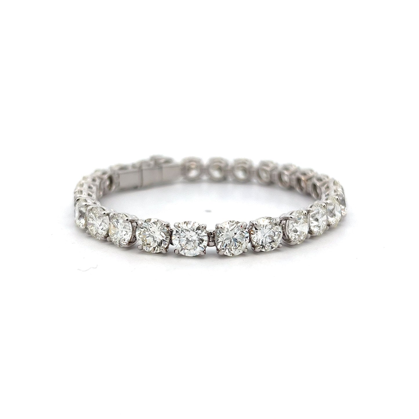 26 Carat Diamond Tennis Bracelet in 18k White Gold