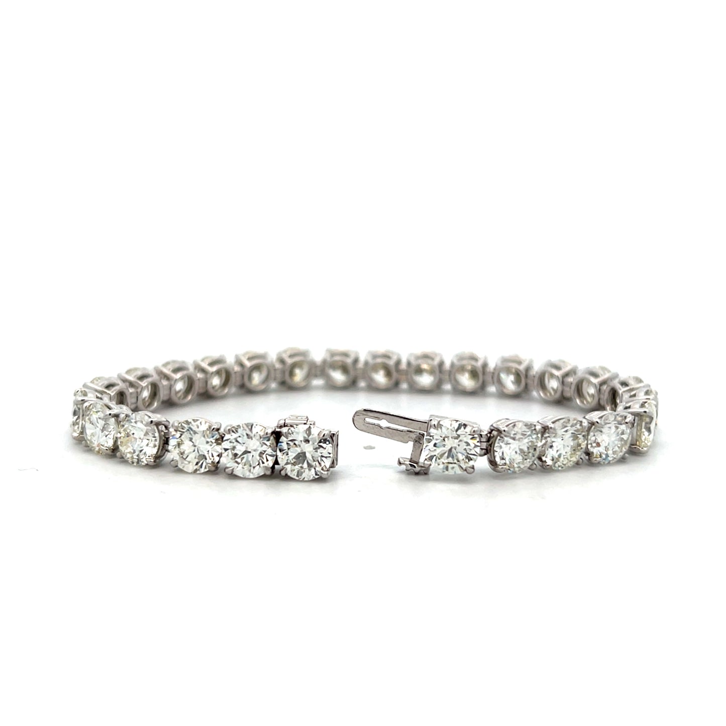 26 Carat Diamond Tennis Bracelet in 18k White Gold