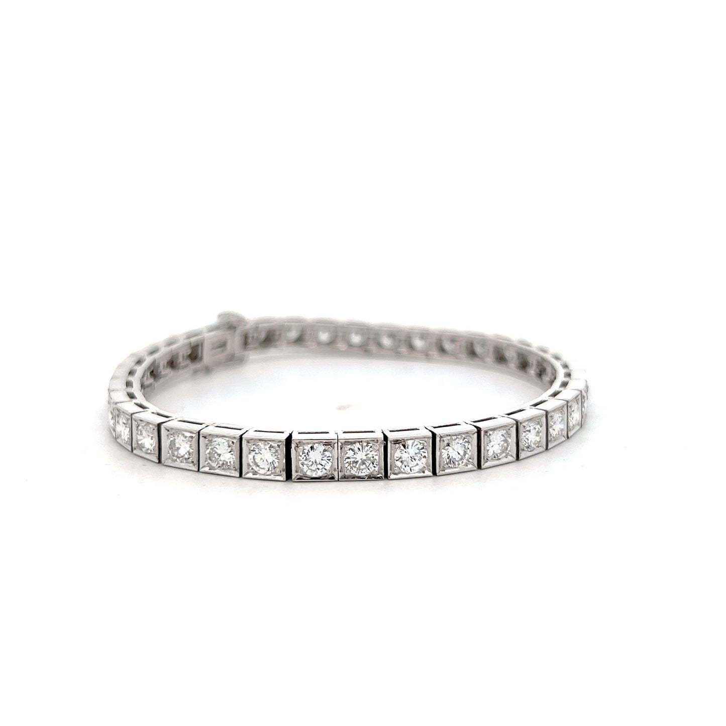 5.92 Round Brilliant Diamond Tennis Bracelet in 18k