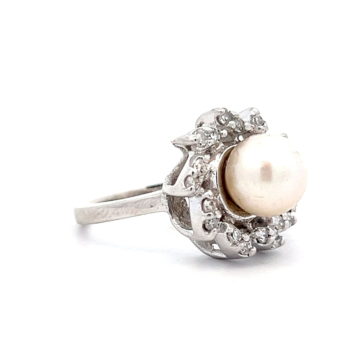 .30 Vintage Mid-Century Pearl & Diamond Ring in 14k