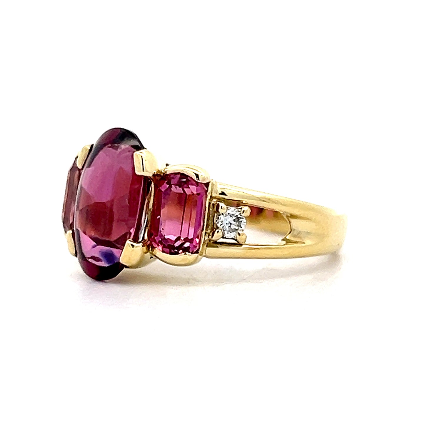 3.68 Cabochon Garnet Cocktail Ring in 18k Yellow Gold