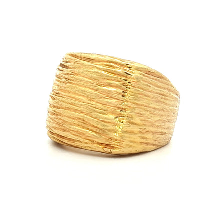 Organic Ridge Texture Statement Ring in 18k