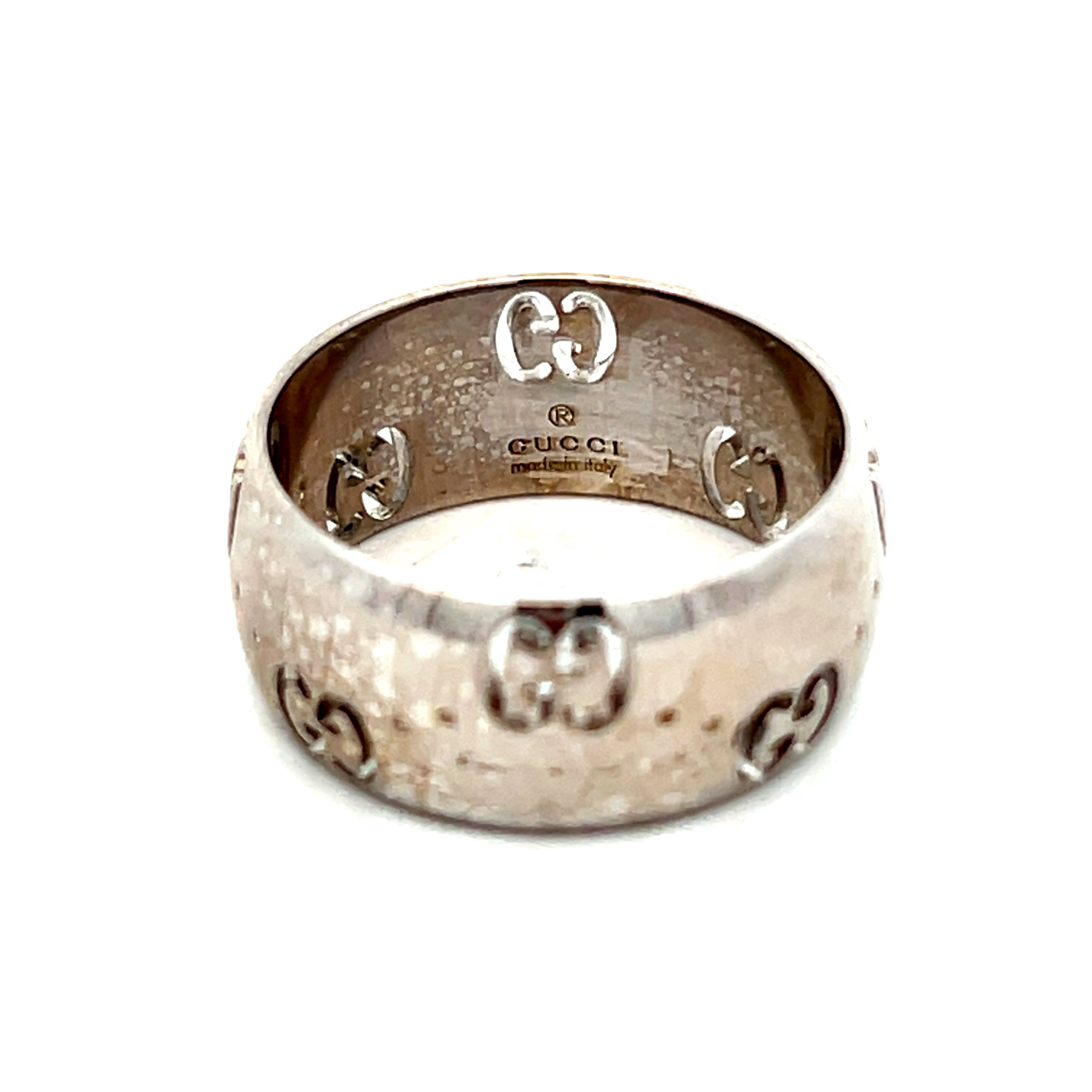 Gucci Icon 8mm Engraved Ring in 18k White Gold – Filigree Jewelers
