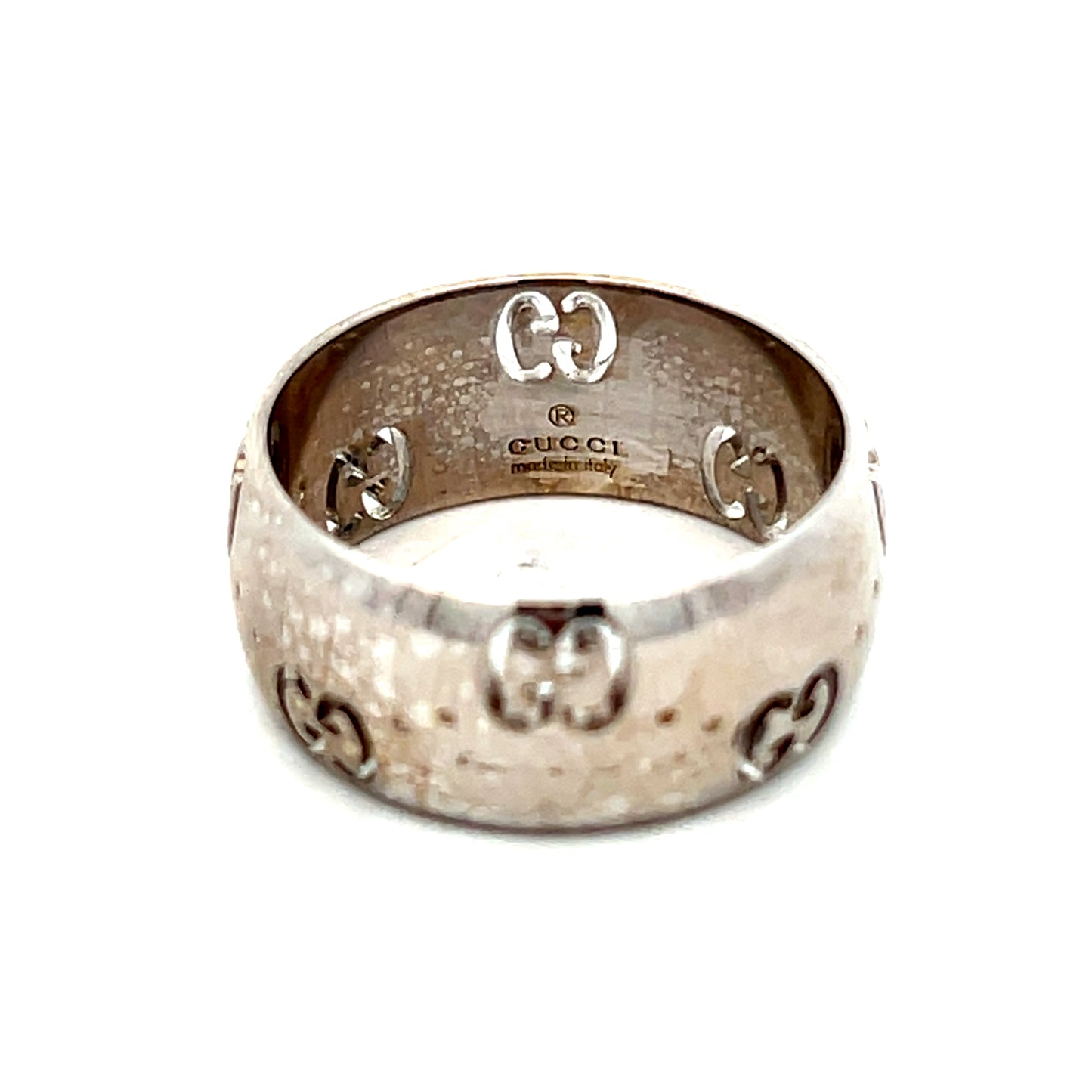 Gucci Icon 8mm Engraved Ring in 18k White Gold