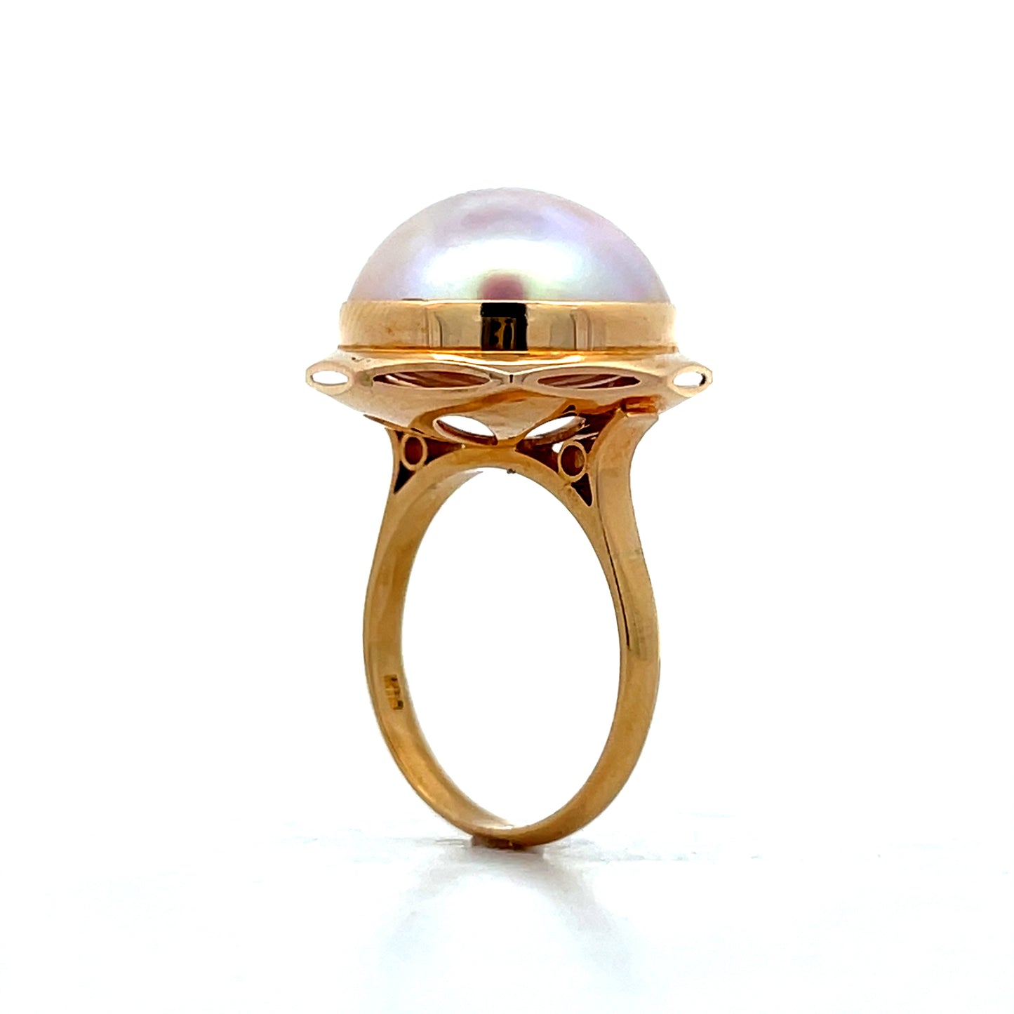 Mabe Pearl Cocktail Ring in 18k Yellow Gold