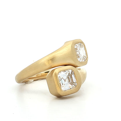 2 Carat Asscher Cut Diamond Passby Ring in 18k