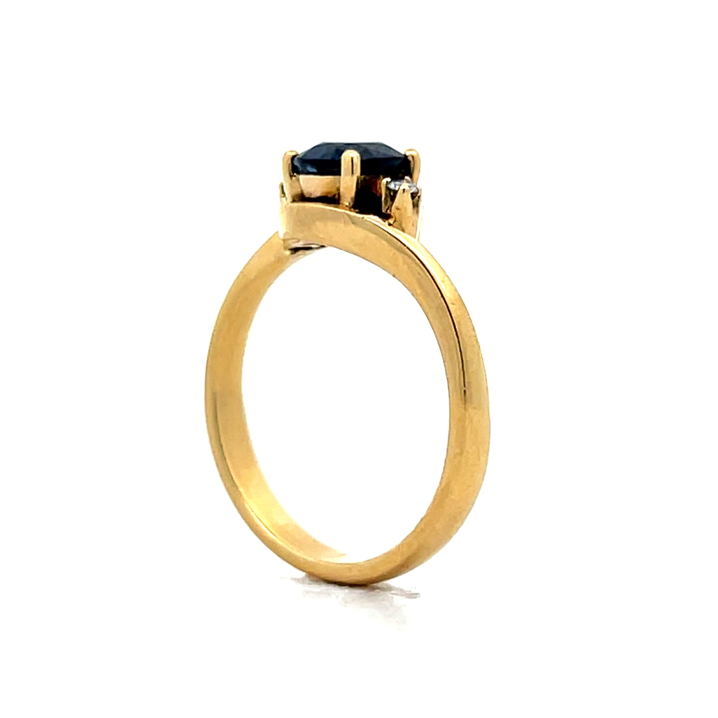 1.03 Sapphire Engagement Ring in 18k Yellow Gold