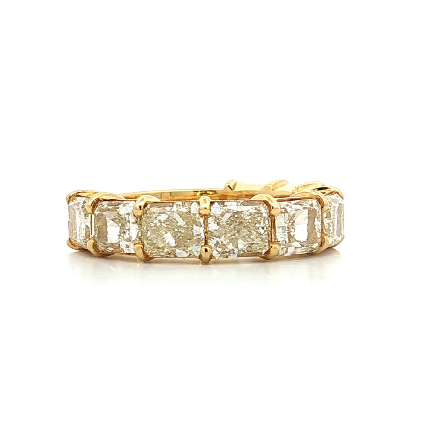 6.72 Radiant Cut Diamond Stacking Band 18k