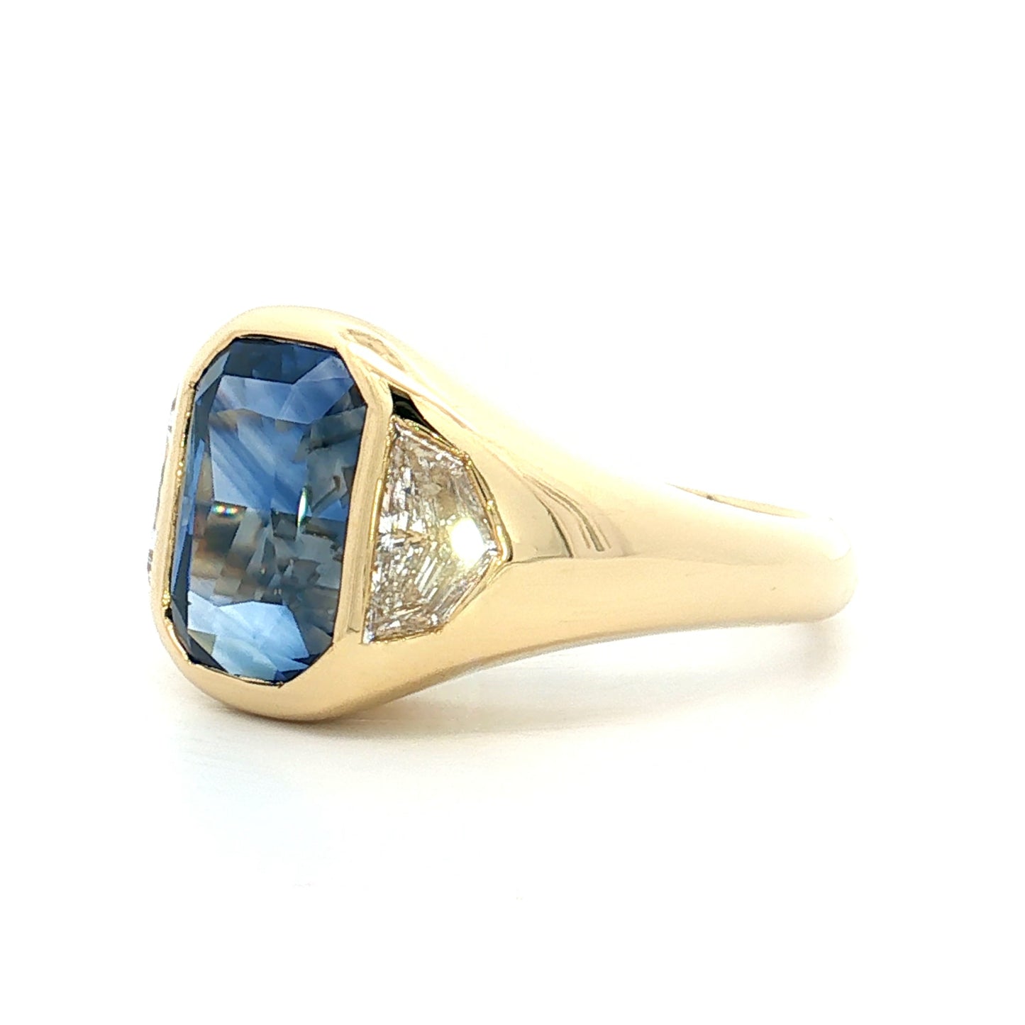 6.06 Cushion Cut Sapphire Engagement Ring 18k