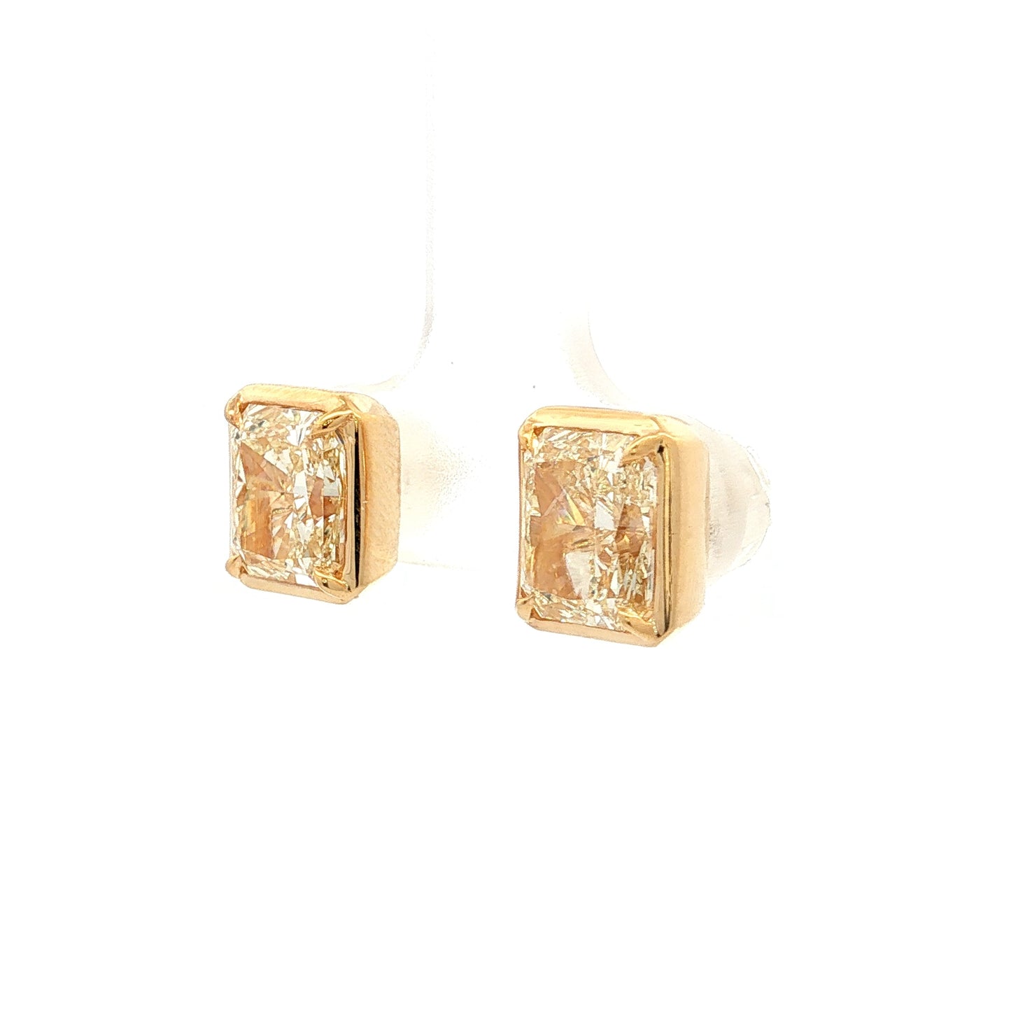4.53 GIA Radiant Cut Diamond Stud Earrings 18k