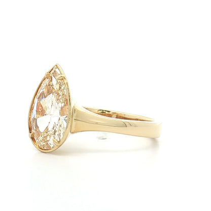 2.70 Pear Diamond Solitaire Engagement Ring 18k