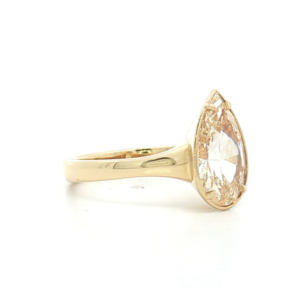 2.70 Pear Diamond Solitaire Engagement Ring 18k