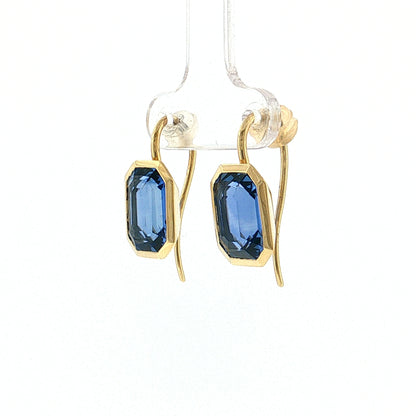 10.26 Emerald Cut Sapphire Drop Earrings 18k