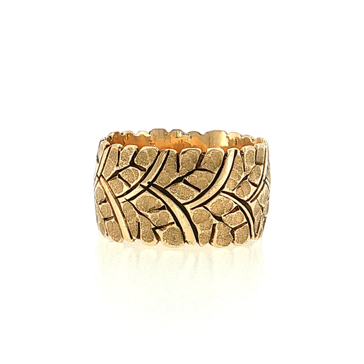 Vintage Mid-Century Wide Engraved Leaf Ring 14k