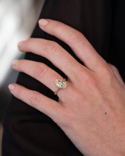 2.70 Pear Diamond Solitaire Engagement Ring 18k