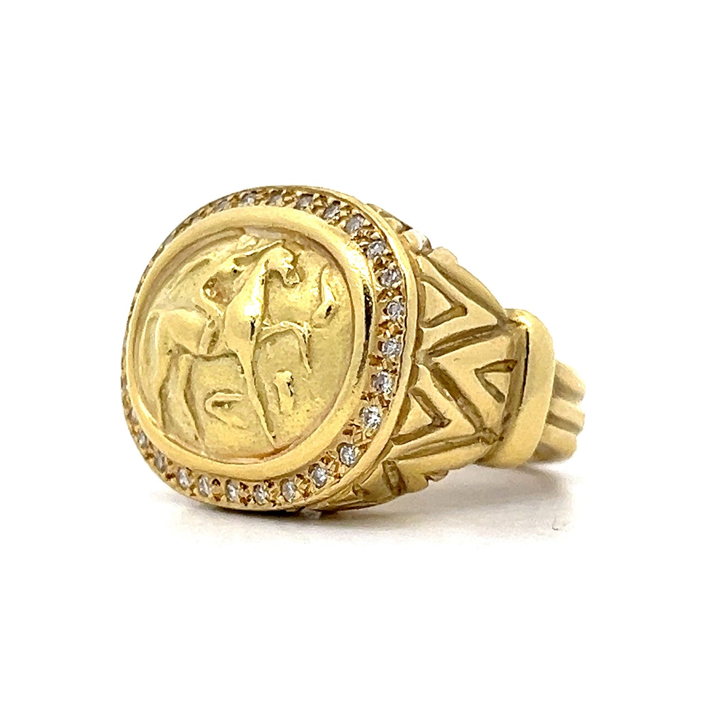 Horseback Motif Diamond Cocktail Ring in 20k Yellow Gold