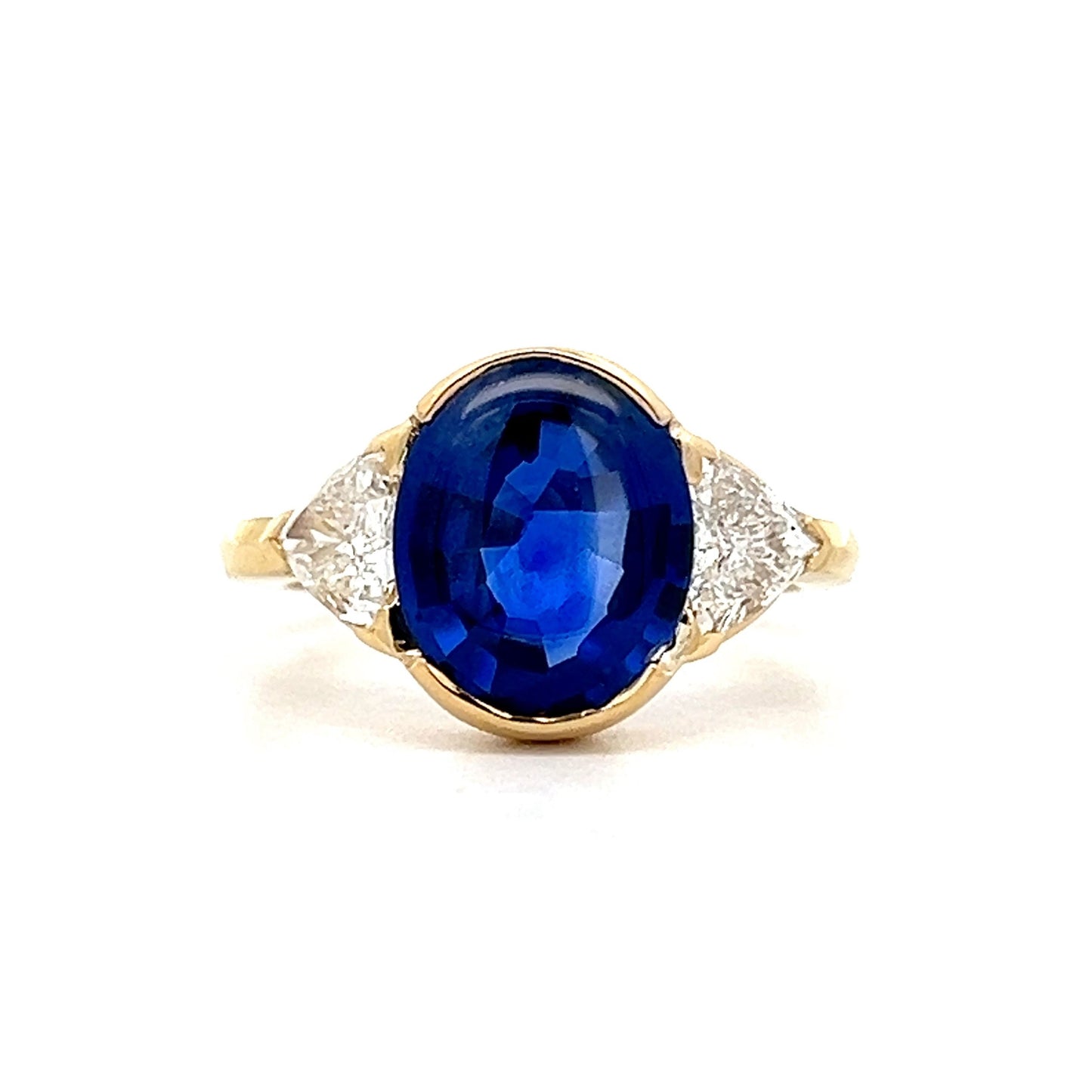 4.30 Cabochon Sapphire Ring in 18k Yellow Gold