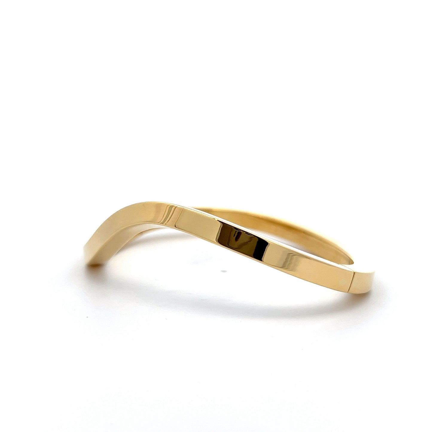 Wavey Bangle Bracelet in 18k Yellow Gold