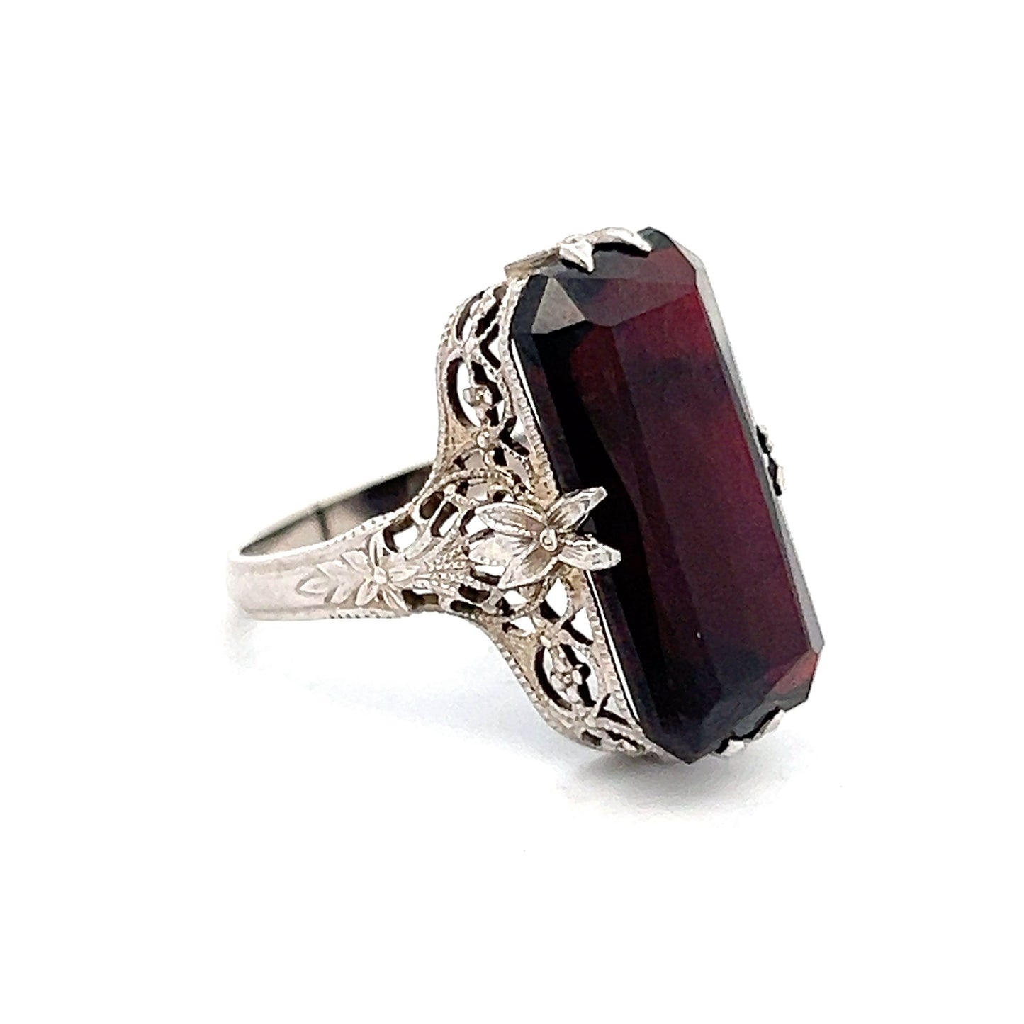 21.73 Vintage Art Deco Garnet Ring in 14k White Gold