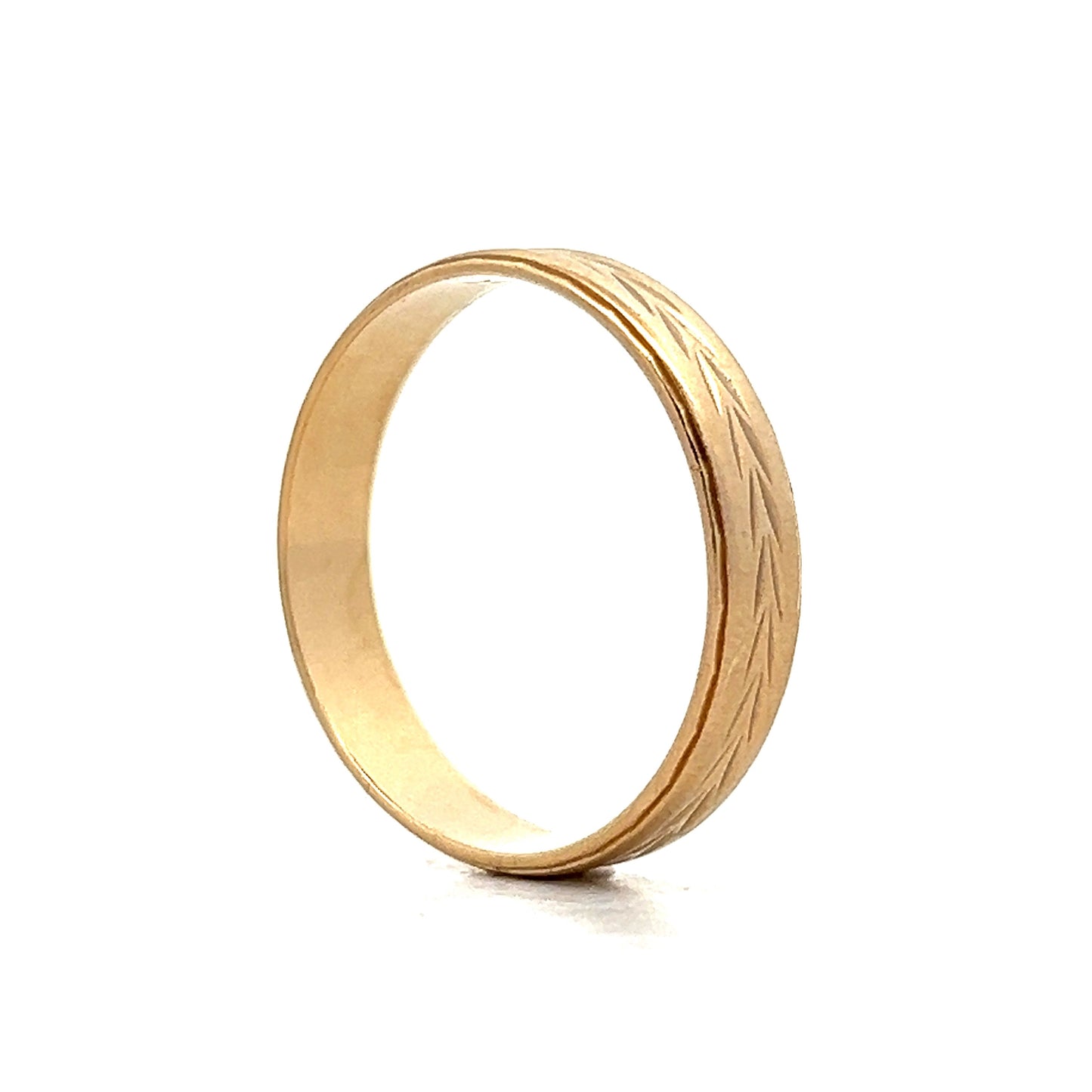 Vintage Chevron Men's Wedding Band in 14k Yellow Gold