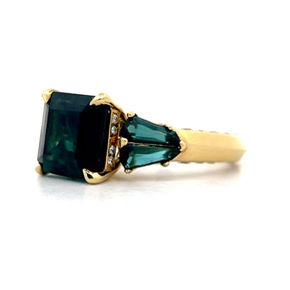 Green Tourmaline & Diamond Ring in 18k Yellow Gold